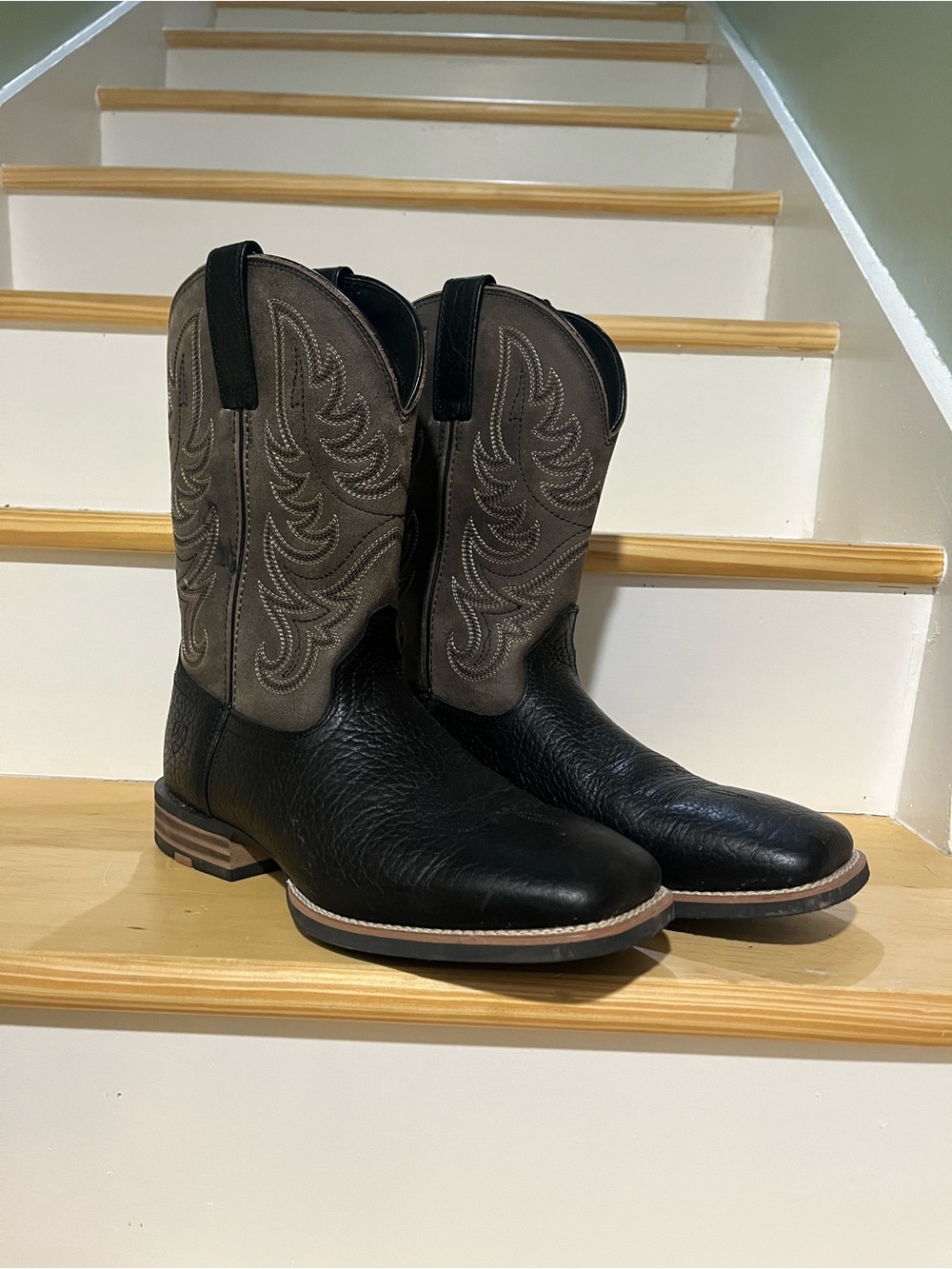 Ariat Black Foot with Gray Embroidered Shaft Western Boots